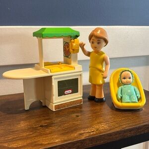 VINTAGE Little Tikes Dollhouse Kitchen with Mom baby and car seat